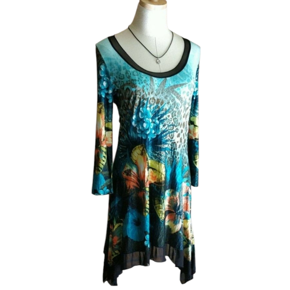 From The Heart TRUDY Top Womens S 3/4 Sleeves Asymmetric Hem Scoop Neck